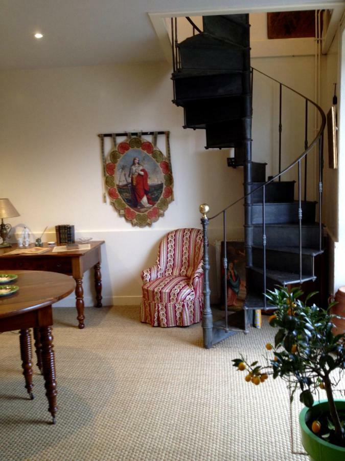 לינה וארוחת בוקר אוטריב Chez L'Antiquaire מראה חיצוני תמונה