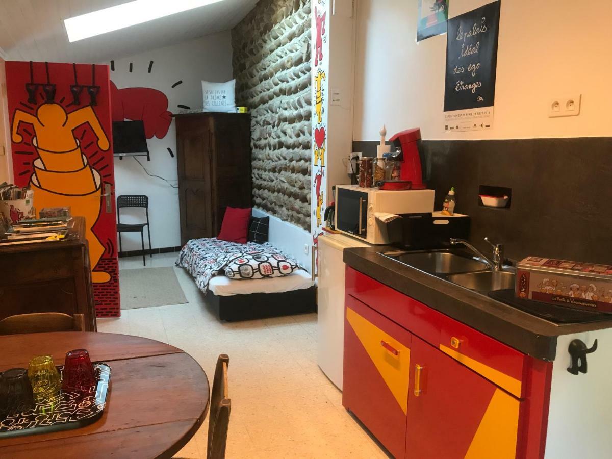 לינה וארוחת בוקר אוטריב Chez L'Antiquaire מראה חיצוני תמונה
